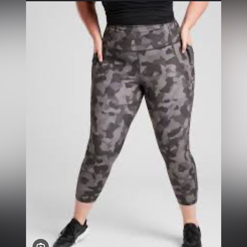 Athleta Black Camo Lightning 7/8 Tight High Waist Leggings Plus Size 2X Pockets